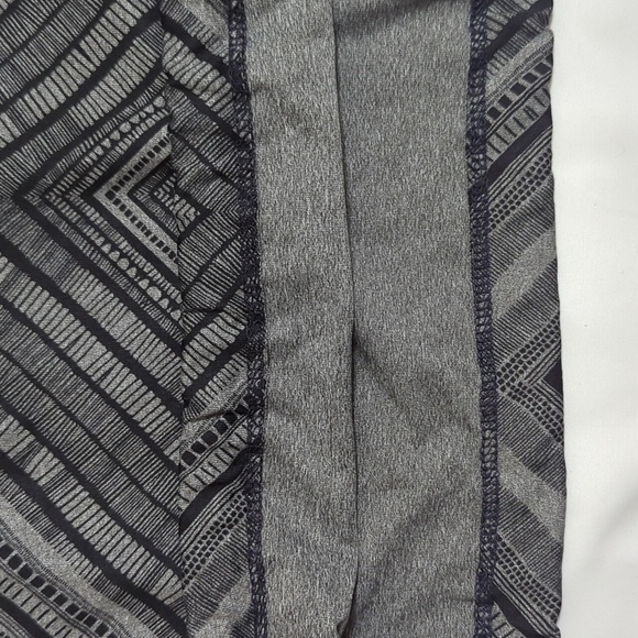 Fabletics Norwalk Tank, Color Heather Grey Taos Print/Charcoal Heather Size XS - Picture 8 of 15